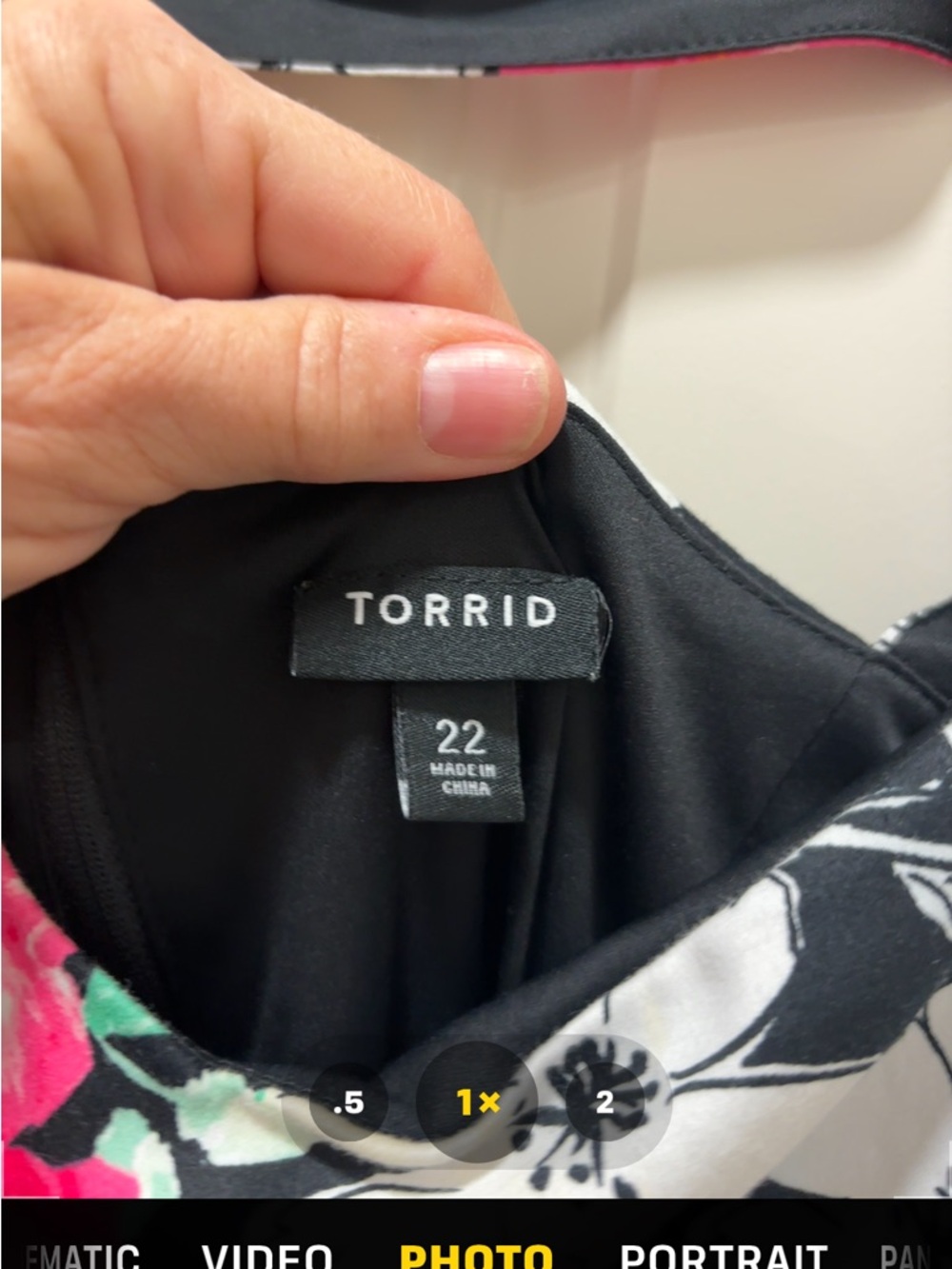 TORRID Sz 22 Sweetheart Neckline Sleeveless Black & White Floral Dress - Picture 3 of 13
